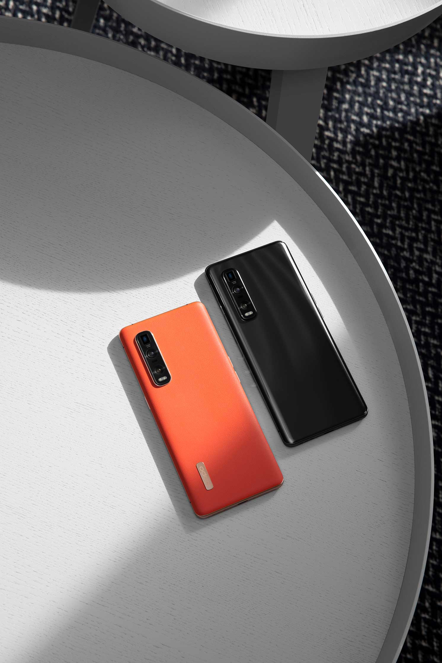 4 Creative Entrepreneurs Unbox OPPO Find X2 Pro – Quintin